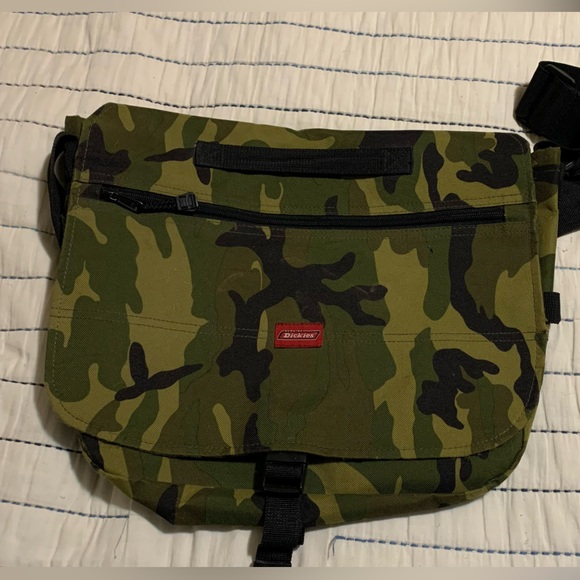 Dickies Other - Dickies Green and Black Camo Messenger Bag